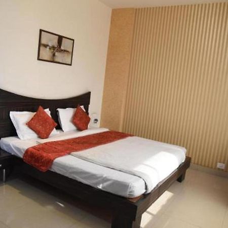 Hotel Pink Pearl Raigarh Екстериор снимка