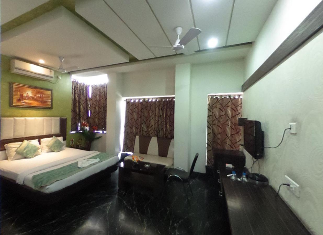 Hotel Pink Pearl Raigarh Екстериор снимка
